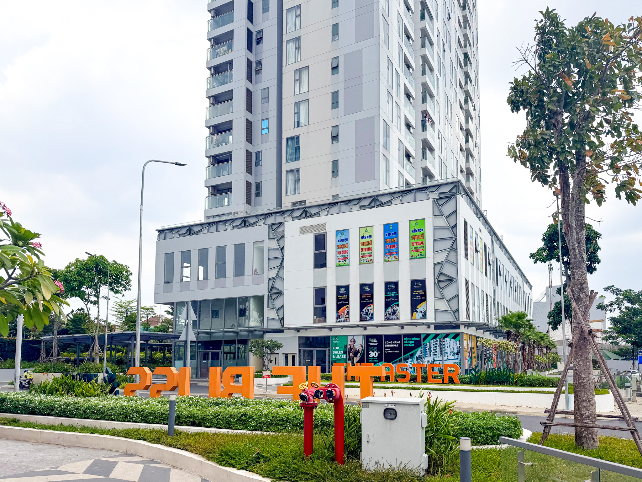 Dãy shophouse thương mại mặt tiền đường số 6 Urban Green